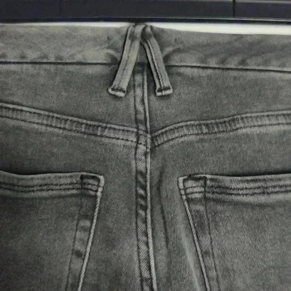 GOOD AMERICAN Grey Wash Mid-rise Stretchy Skinny Jeans Size 2/26 - Picture 12 of 15